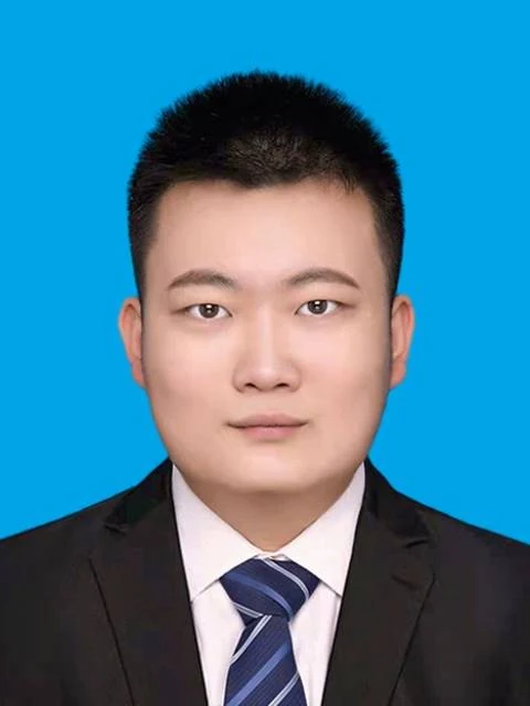 李子铭